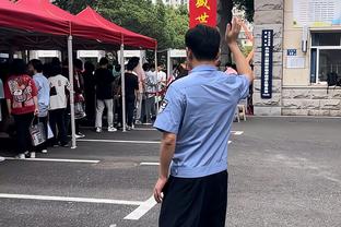 广州中甲现场球迷助威氛围！外国友人的助威口音还是挺标准的！